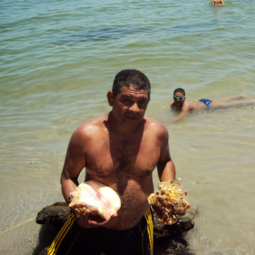 Arnaldo Flores Photo 12