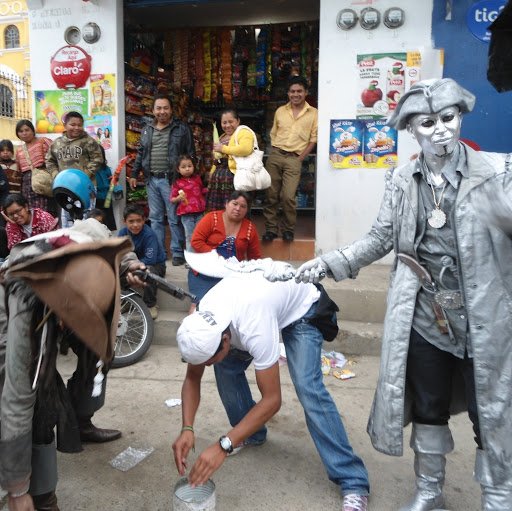 Mynor Castro Photo 9