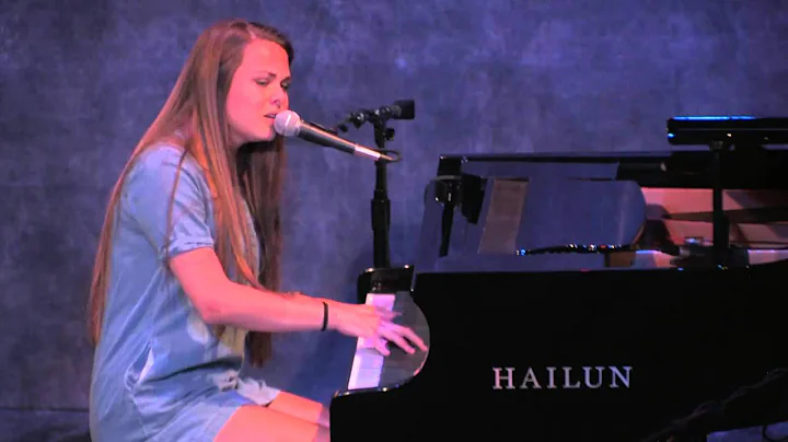 Claire Mccoy Photo 28