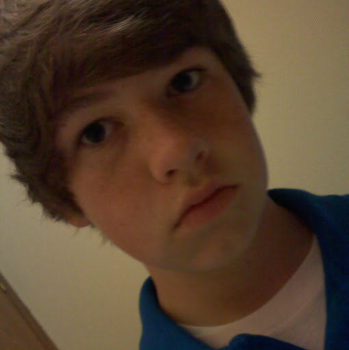 Dylan Sharp Photo 9