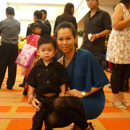 Vivian Chew Photo 15