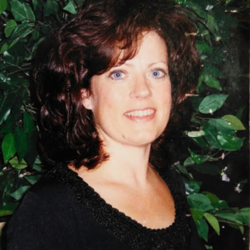 Traci Young Photo 9
