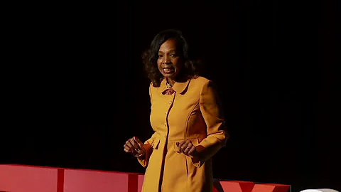 Nadine Roberts Photo 30