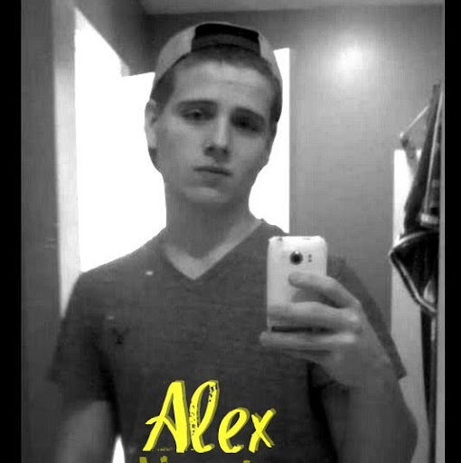 Alex Newton Photo 15