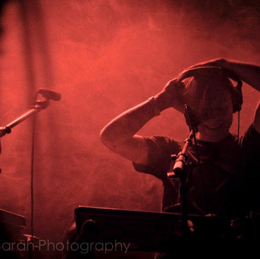 Robert Delong Photo 15