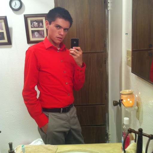 Alex Velasco Photo 12