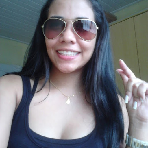 Suzanne Freitas Photo 4