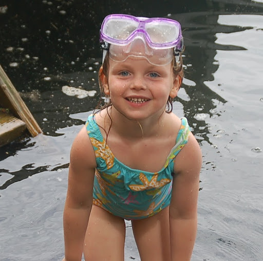Stephanie Nutter Photo 10