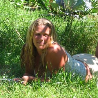 Julia Valentine Photo 10