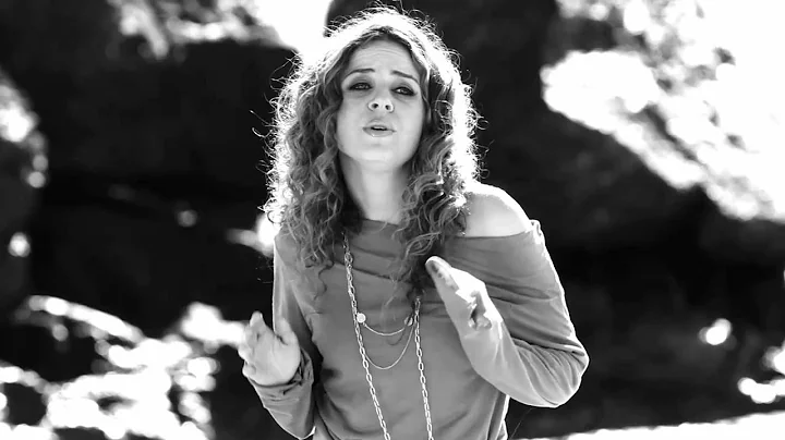 Natalie Roth Photo 16