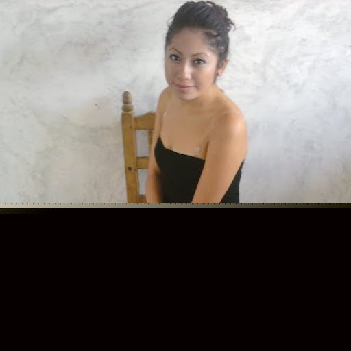 Perla Valencia Photo 11