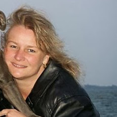 Nadia Simon Photo 16