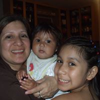 Angie Leija Photo 2