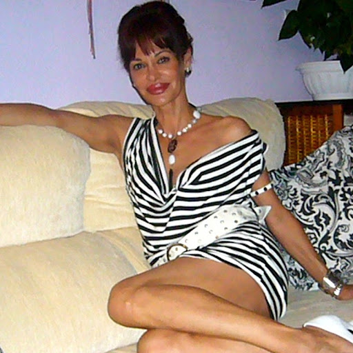 Carmen Ballesteros Photo 12