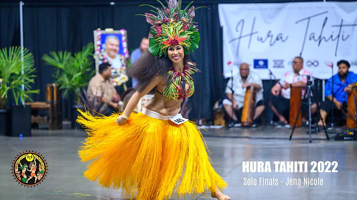 Janet Hura Photo 3
