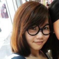 Lili Zhou Photo 13