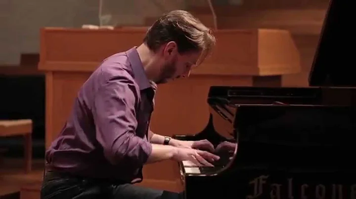 Thomas Pandolfi Photo 13