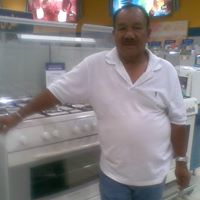Max Reyes Photo 4