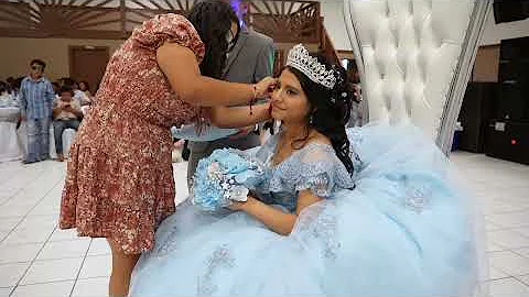 Evelyn Vasquez Photo 33