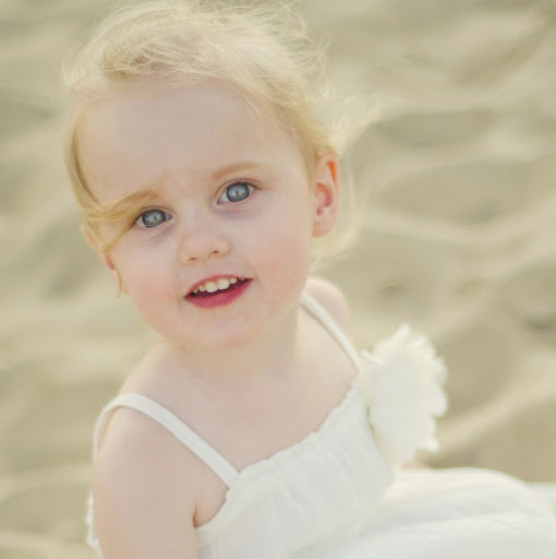 Stephanie Roth Photo 15