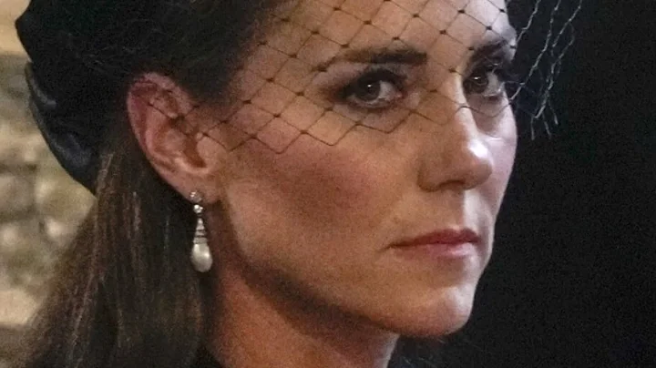 Elizabeth Middleton Photo 35