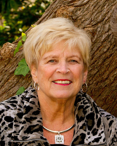 Jane Hansen Photo 13