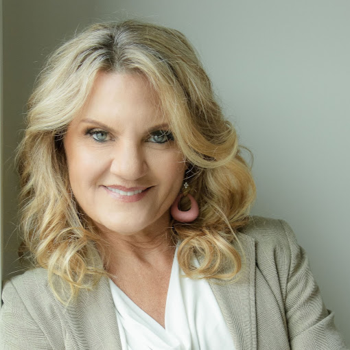 Angela Howard Photo 13
