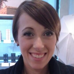 Laura Robinson Photo 18
