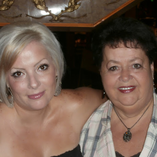 Vicki Bailey Photo 15