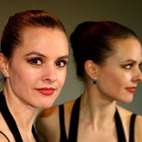 Angela Reinhardt Photo 6