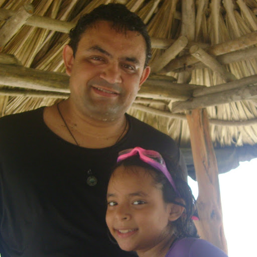 Carlos Espinel Photo 15