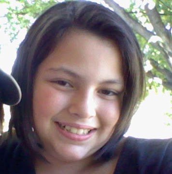 Danielle May Photo 18