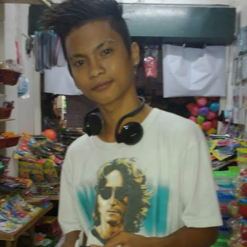 Rommel Reyes Photo 16