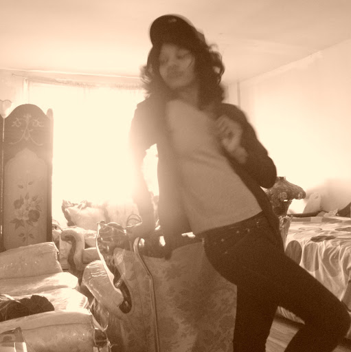 Shayna Davis Photo 16