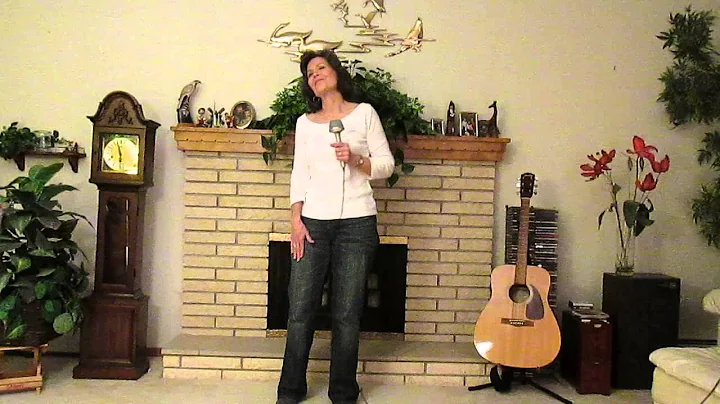 Paula Larsen Photo 27