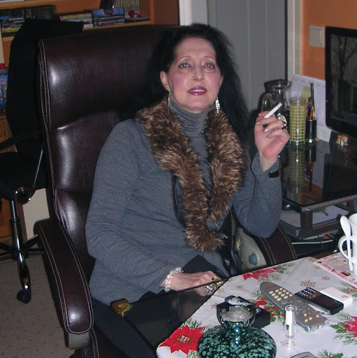 Anita Schneider Photo 16