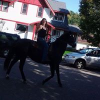 Laura Jacobsen Photo 8