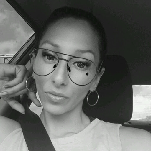 Desiree Medina Photo 16