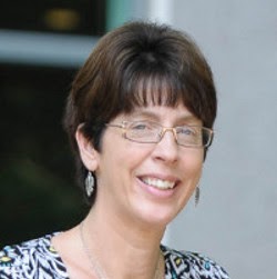 Laura Myers Photo 16