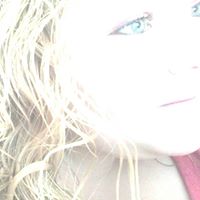 Emily Maki Photo 1