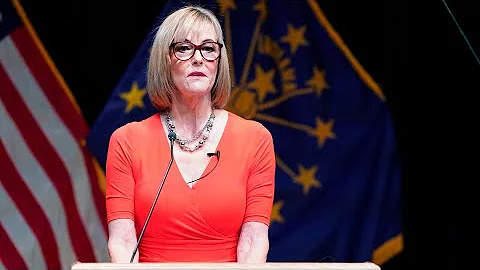 Suzanne Crouch Photo 24