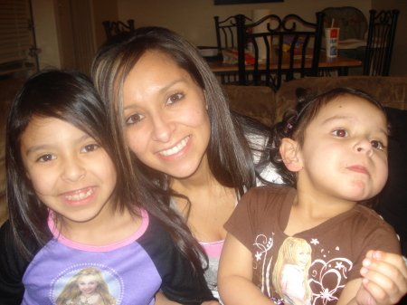 Stephanie Gonzalez Photo 24