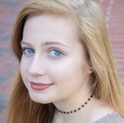 Sarah Locke Photo 10