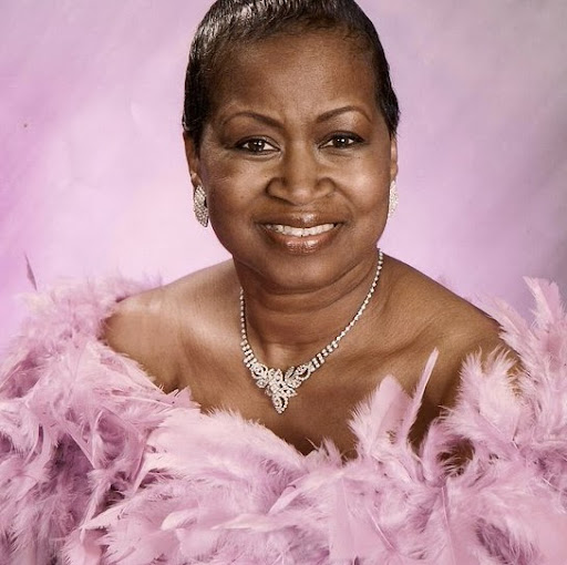 Adriane Smith Photo 12