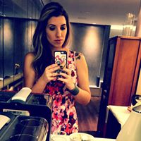 Mariana Muniz Photo 6
