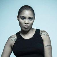 Dionne Young Photo 6