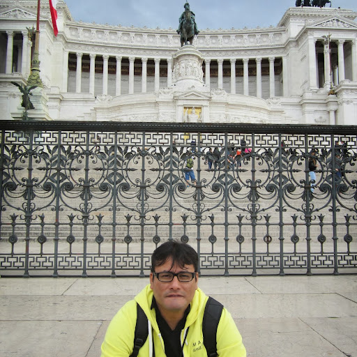 Carlos Fuentes Photo 8