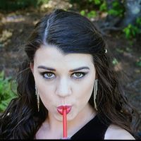 Amy Bond Photo 3