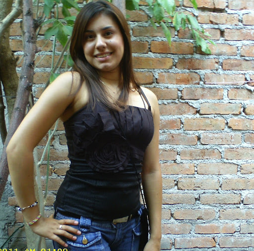 Julie Zavala Photo 13