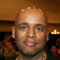 Christopher Sizer Photo 7